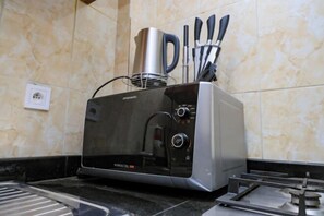 Room - T-Square Residence Makepe (Douala)