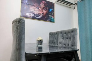 Room - T-Square Residence Makepe (Douala)