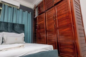 Room - T-Square Residence Makepe (Douala)