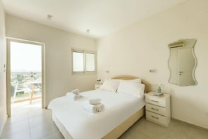 Room - Skyline 1BR Apartment with City and Sea View (Herzliya)