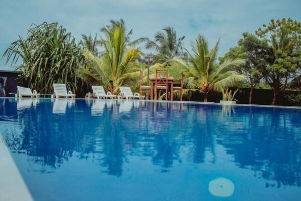 Outdoor pool - Aqua Hotel Yala (Hambantota)