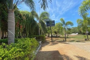 Property grounds - Aqua Hotel Yala (Hambantota)