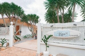 Unclassified image, 2 of 6, button - Wynn resort (Bang Lamung)