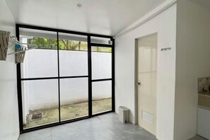 Soundproofing - CasaJuana Room Rental (Carles)