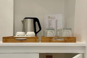 Soundproofing - CasaJuana Room Rental (Carles)