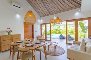 Restaurant - Villa Sylvia by Pertama Management (Bali)