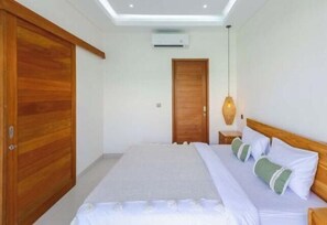 Room - Villa Sylvia by Pertama Management (Bali)