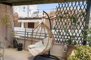 Room - Eclectic Urban Nest (Heraklion)