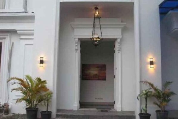 المنشأة من الداخل