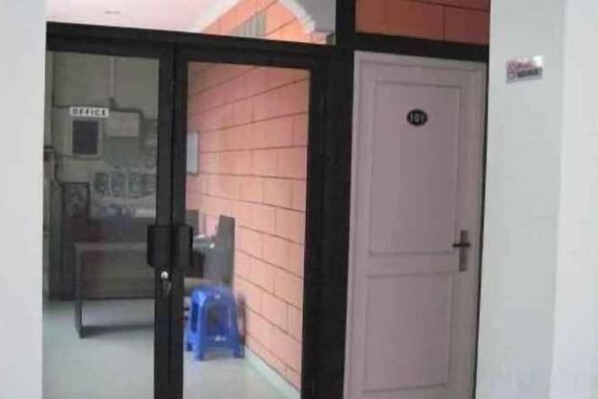 المنشأة من الداخل