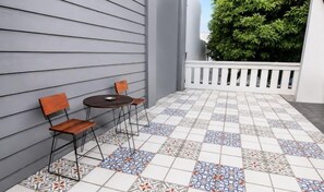 Outdoor dining - Rays Residence (Jakarta)