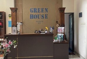 Lobby - Greenhouse by Secoms (Ngaglik)