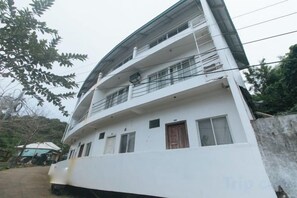 Unclassified image, 3 of 22, button - RedDoorz @ Garvs Boutique Hotel Boracay (Boracay Island)
