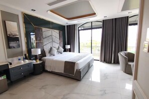 Room - Gorgeous 7 bedroom villa near the beach (Phu Quoc Island)