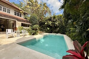 Outdoor pool - White Orchid Villa Seminyak (Bali)