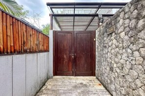 บริเวณภายนอก