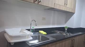 Standard Apartment | Private kitchen | Fridge, microwave, stovetop, cookware/dishes/utensils