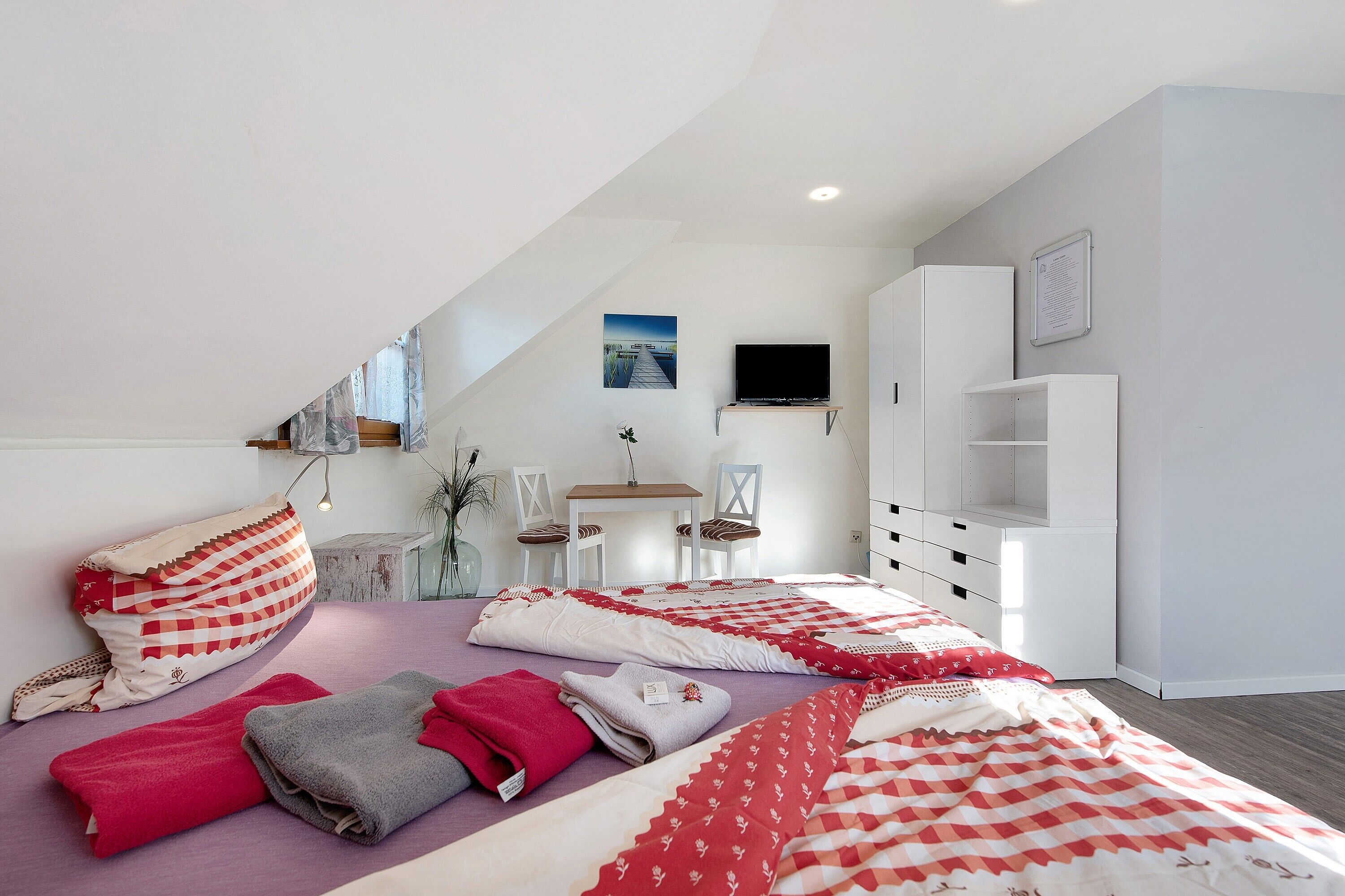 1 bedroom, WiFi, bed sheets