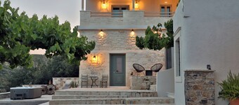 Amvikas Suites in Sitia