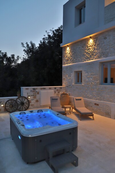 Amvikas Suites in Sitia