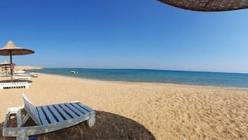 Private beach nearby, beach towels