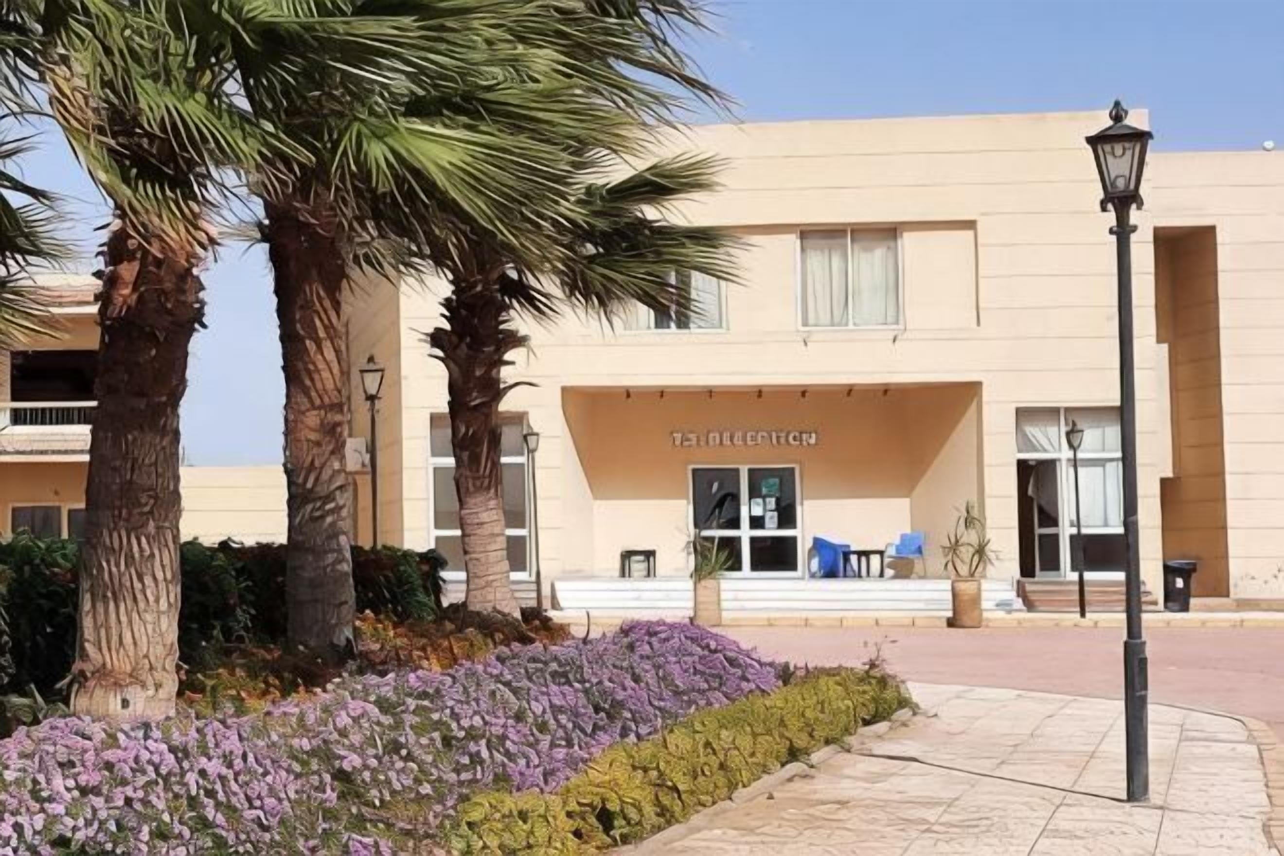 المنشأة من الخارج