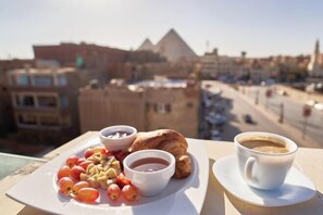 รับประทานอาหารกลางแจ้ง