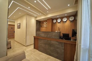 Lobby - The Palace Pyramids Boutique Hotel (Nazlet El-Semman)