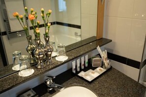 Bathroom - Swissôtel Amsterdam (Amsterdam)