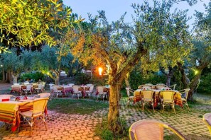Outdoor dining - Mobilhouse in camping Sul Mare (Lotzorai)