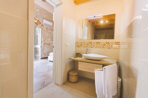 Shower, hair dryer, bidet, towels - Sicilian farmhouse (avola)