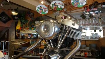 Bar (in der Unterkunft)