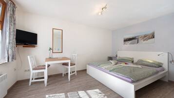 1 bedroom, WiFi, bed sheets