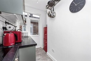 Room - Unique 2 bedroom Flat in Heart of Walthamstow (Waltham Forest)