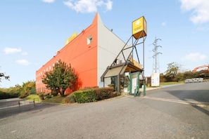 Unclassified image, 2 of 23, button - Premiere Classe Paris Nord - Sarcelles (Sarcelles)