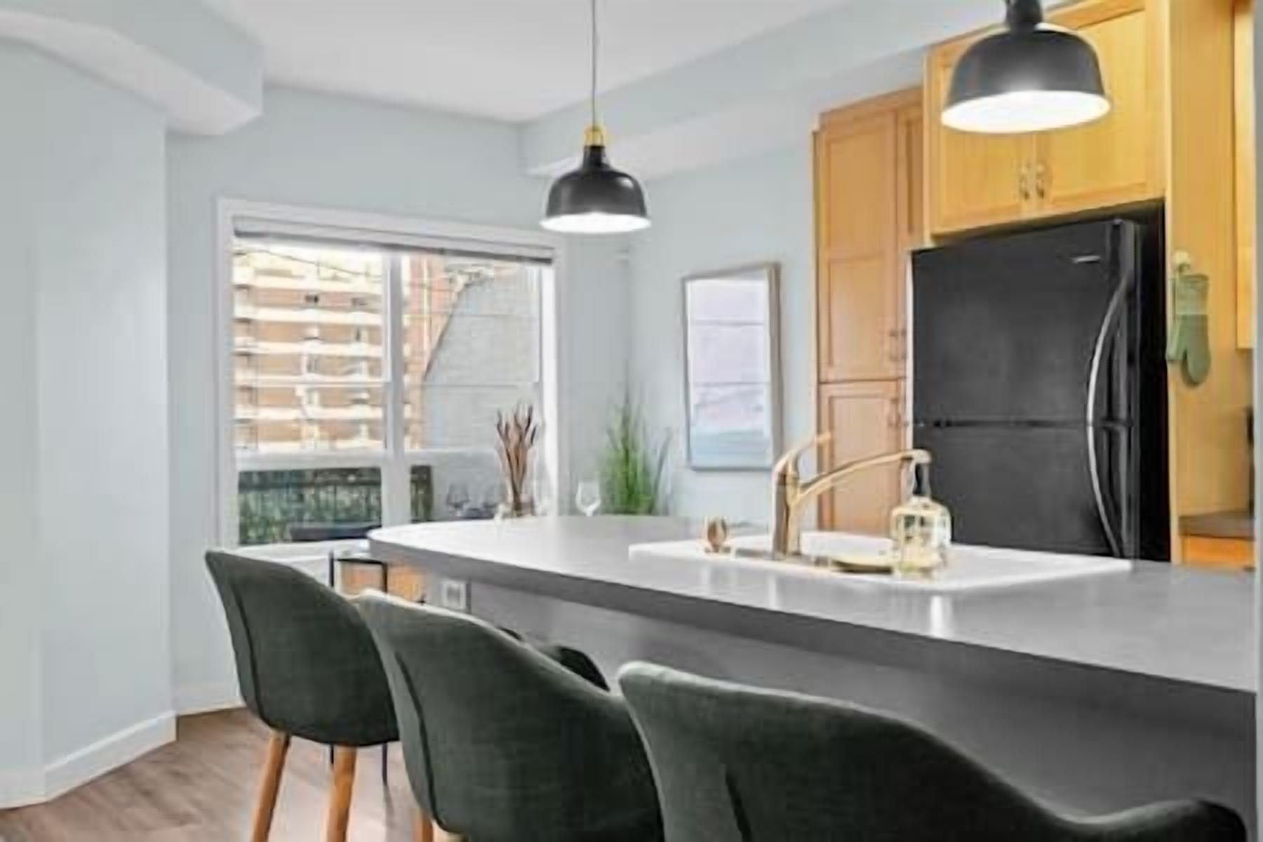 ثلاجة، ميكروويف، فرن، موقد طهي مسطح