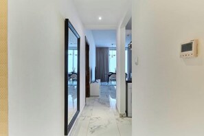 Cots/infant beds - bnbme Classic 1BR 8 mins to Burj Khalifa (Dubai)