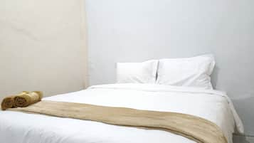 Deluxe Room | Desk, free WiFi