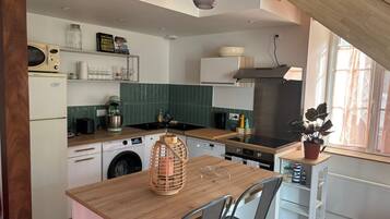 Micro-ondes, four, lave-vaisselle