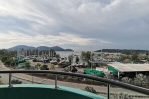 Room - Peaceful 1-Bedroom Unit at Marina Island by JoMy Homestay (Manjung)