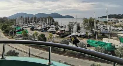 Peaceful 1-Bedroom Unit at Marina Island by JoMy Homestay