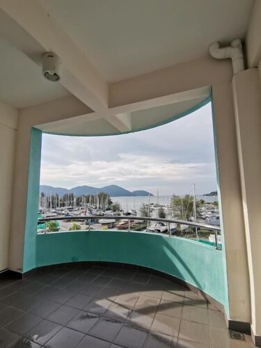 Peaceful 1-Bedroom Unit at Marina Island by JoMy Homestay