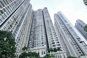 Exterior - Luxury 2Br Vinhomes Skylake - City view/Landmark 72 (Hanoi)
