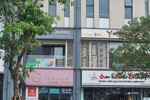 Unclassified image, 2 of 31, button - Luxury 2Br Vinhomes Skylake - City view/Landmark 72 (Hanoi)