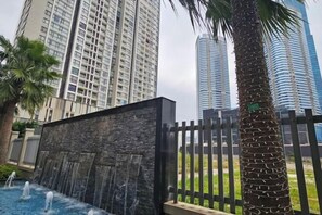 Exterior - Luxury 2Br Vinhomes Skylake - City view/Landmark 72 (Hanoi)