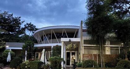 Alejandros Suites & Venue