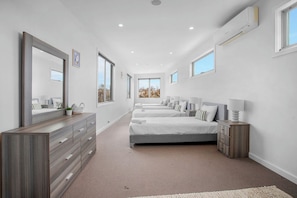 مكواة/لوح كي وملاءات أسرّة