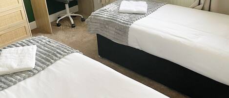 3 bedrooms, iron/ironing board, free WiFi, bed sheets