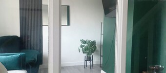 Business & Family Friendly 6 Bed - Free Parking