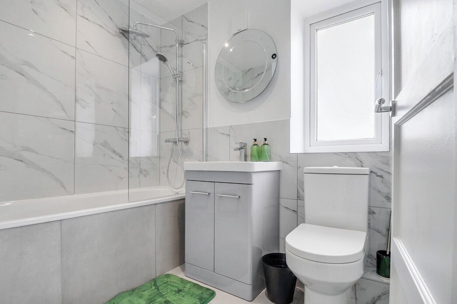 Combined shower/bathtub, deep-soaking bathtub, hair dryer, towels